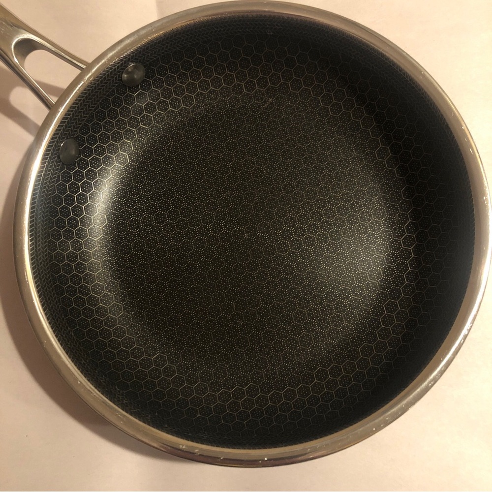 HexClad 8 Inch Hybrid Stainless Steel Non-Stick Frying Pan with Lid - Picture 2 of 16